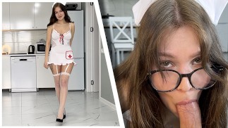 Die Krankenschwester saugte das Spinnengift direkt aus meinem Schwanz