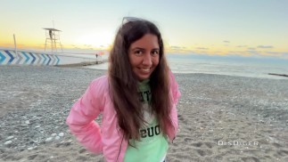 Agente público - Recogió una belleza y la folló mojada en la ducha