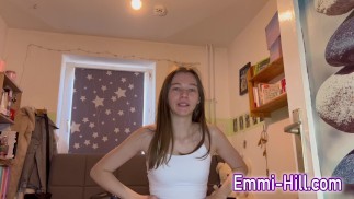 Tiener squirt 25 minuten lang! 18 jaar duitse tiener, Grote vagina en kleine tieten. Berlin Emmj