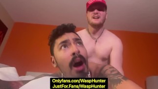 MAGA Bro élève un sub latino tatoué à l’hôtel du Pentagone de Washington