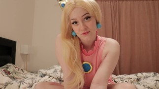 私の桃のコスプレであなたをストリッピングしてクソ