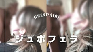 Ein japanisches Mädchen lutscht in einem ruhigen Raum einen Schwanz und macht obszöne Geräusche. Ejakulat im Gesicht am Ende