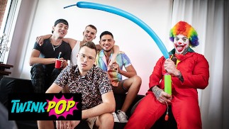 Twink Pop - Стриптизерша Уильям Сид удивляет Брента Норта своим потрясающим телом, и они в конечном итоге трахаются