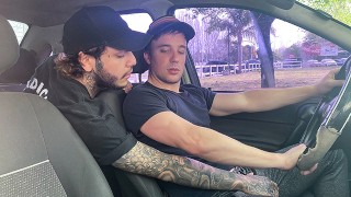 Hot conductor Jonas Matt acepta dar un paseo a Chiwi Black si le da su culo - Dick Rides