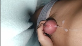 阴茎系带太敏感了，玩一下就高潮射精惹，我想维持更久的高潮边缘呢🤍
