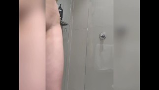 schot van haar in de douche _Japanese meisje
