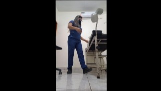Herausforderung abgeschlossen!! Ich masturbiere in der Klinik, in der ich arbeite, und mein Chef