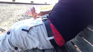 Öffentliche Masturbation am Strand - auch einige Boxershorts zeigen