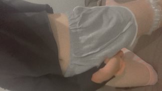 Moviendo mi gran polla femboy como una buena puta criable
