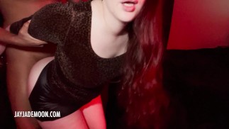 ruiva Thick tem sua buceta destruída por um touro preto sexy
