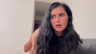 Nerdy wordt een man nadat zijn pestvrouw hem een beloning geeft