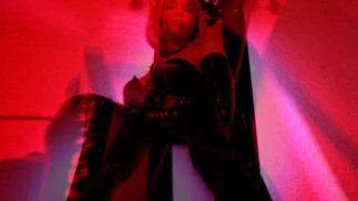 Femdom Padrona Eva Lattice Capelli Rosa Culo Grosso Milf Feticcio Dea BDSM Solo Tacchi Alti Kink Sexy Caldo