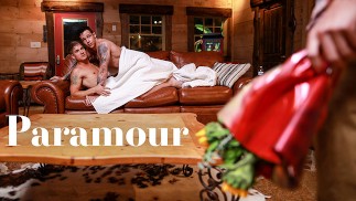 ブロンドのヤリマンお姉さんがHot男にバックで犯されて喘ぎまくる