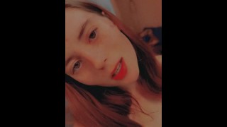 Fumando caliente con un cuerpo sexy