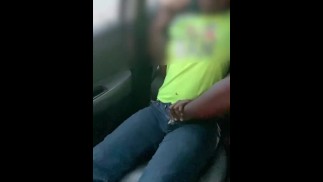 Ela estava com tesão então paramos para que eu pudesse dedilhar ela