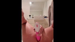 Sborra duro su un dildo anale cazzo