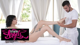 TRANS ANGELS - Dante arbeitet sich zu Ryder Monroes Schwanz vor, bis sie geil wird und nach seinem Schwanz fragt
