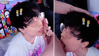 jovencita femboy orgullosa chupa y babea la polla de los maestros