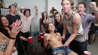 COLLEGERULES - Ihre Erziehungsberechtigten zahlen so viel Geld an Studiengebühren nur dafür, haha