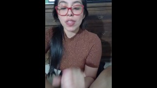 Voordat ik naar mijn werk ga, laat ik mijn vriendje graag achter zonder melk op zijn ballen: BLOWJOB