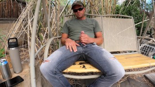 Molhar jeans e encher minhas botas de trabalho com mijo
