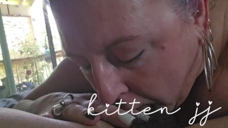 KittenJJ na OnlyFans celé video na OF - Nedbalé, ošklivé, plivající kouření s výstřiky!