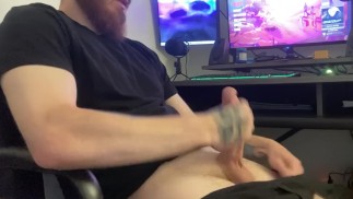 Deu um tempo jogando valorant para cum.