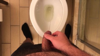 Semi Hard Dick pipi dans mon hôtel--Je deviens dur à la fin [No Orgasm]