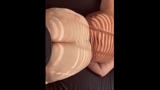 Page slordige pijpbeurt en backshot creampie