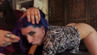 Posłuszna Alt Girl Daje Royjackowi Niechlujnego Loda