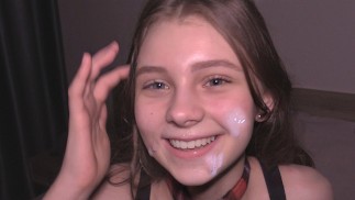College-Cutie Als Menschlicher Sperma-Müllcontainer Verwendet