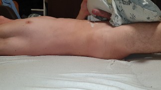 毛布をぶつけて、執拗なうめき声Guy