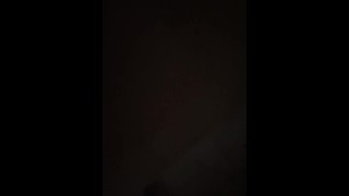 pisciare mentre cammino... non ce l'ho fatta ad andare in bagno, qualcuno mi ha ripulito
