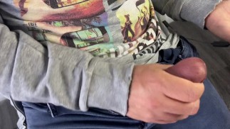 Тяжело в офисе. Не хотел кончать.
