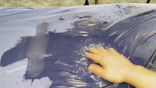 Er gibt eine Yoni-Massage und ein Squirting-Tutorial. Dann zeige ich diese riesige Pfütze, die ich gemacht habe, und spritze sie