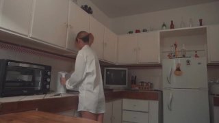 Ты, мой извращенный друг, поставил камеру, чтобы наблюдать за мной. Ты бы в конце концов трахнул меня? POV, ответ - да.