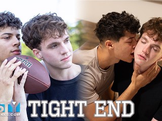 NastyTwinks - Tight end - Heißer Football-Jock Jordan Haze Verliebt Sich in Seinen Teamkollegen Jayden