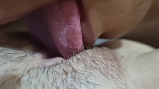 Hot Girl Moans Loudly From Pussy Licking