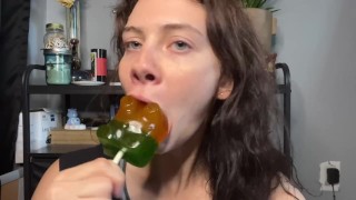 Suckasaurus ASMR ours gommeux géant sucer !