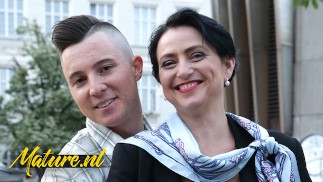 Reife MILF Lucinda Hat Ein Sexdate Mit Einem Jungen Mann