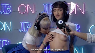 Gatinhas lindas ficam com tanto tesão beijando e tendo orgasmos juntas capítulo completo | Juan Bust