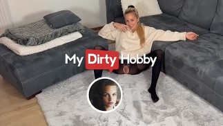 MyDirtyHobby - Superbe blonde se fait asperger le cul