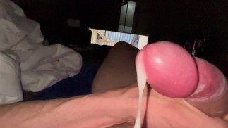 大泵送滴水 在射精喷雾之前热射精泄漏