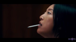 Alien Parasites - Hot asiática fuma y monta una gran polla blanca