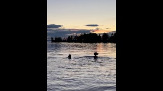 真夜中の太陽の下でのセックス-RosenlundX-垂直HD60fps
