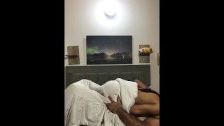 Le monto la verga a mi padrastro y lo hago venir, casi nos pillan