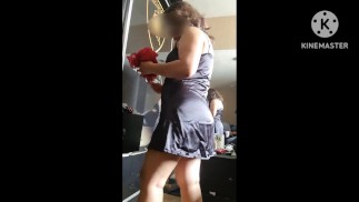 MOJE TCHYNĚ MĚ POZVE K SOBĚ DO POKOJE, DOMA NIKDO NENÍ A MŮJ TCHÁN JE PAROHÁČ