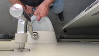 tak się napaliłem w pracy i musiałem wydmuchać gorący ładunek w toalecie