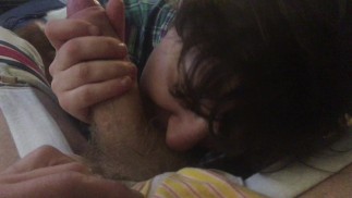 Chico twink chupa mi polla de 9 pulgadas sin cortar