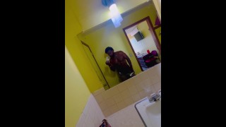 BLK MAGIC MIKE SE METE EL CULO HASTA EL FONDO DE TINNY WHIRLL